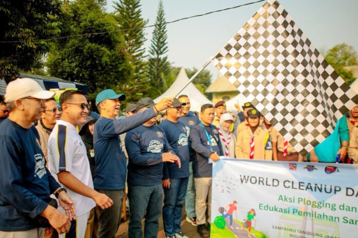 Wali Kota Bogor Dedie A. Rachim saat menghadiri peringatan World Cleanup Day 2026 di kawasan CFD Jalan Sudirman. Foto: Pemkot Bogor Wali Kota Bogor Dedie A. Rachim saat menghadiri peringatan World Cleanup Day 2026 di kawasan CFD Jalan Sudirman. Foto: Pemkot Bogor