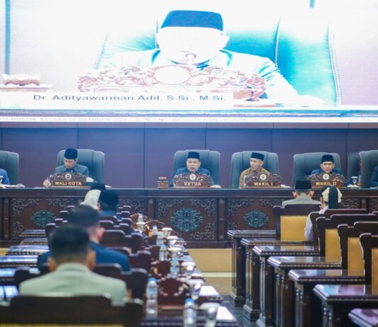 Dua Raperda Disahkan Jadi Perda, Pemkot Bogor Perkuat Ekosistem Perdagangan dan Administrasi Kependudukan