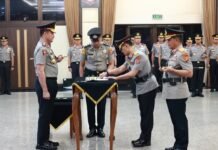 Kapolri Pimpin Sertijab Kakorlantas dan Tiga Kapolda di Mabes Polri