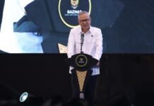 Danantara Dorong BAZNAS Perkuat Kepercayaan Publik, Potensi Zakat Capai Rp327 Triliun Managing Director Danantara Rohan Hafas menyoroti pentingnya kepercayaan publik, penguatan strategi digital, dan kolaborasi untuk mengoptimalkan penghimpunan zakat dalam Rakornas BAZNAS 2026 di Jakarta. Foto: Harnas.id