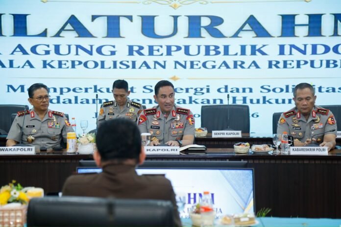 Kapolri Jenderal Polisi Suyudi Ario Seto bertemu Jaksa Agung ST Burhanuddin di Jakarta, Rabu (14/10/2026), untuk memperkuat sinergi dan koordinasi Polri dengan Kejaksaan dalam penegakan hukum. Foto: Harnas.id