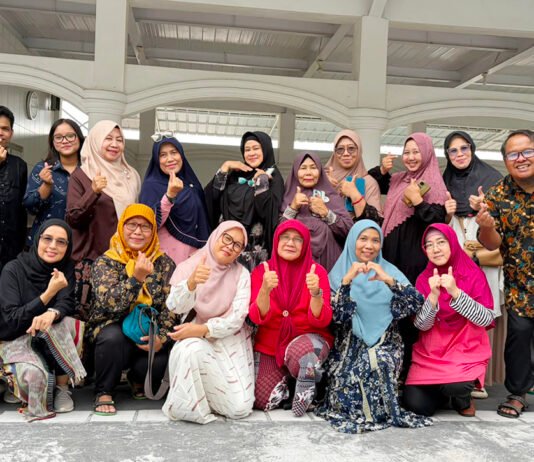 The Lead Institute Paramadina Ajak Perempuan Bogor Bergerak Lewat Aksi Iklim dan Pesantren Hijau Lokakarya Women & Climate Action 2026 tentang perempuan, ekoteologi, dan hidroponik di Pesantren Al-Ihya, Bogor. (Dok. The Lead Institute Universitas Paramadina)