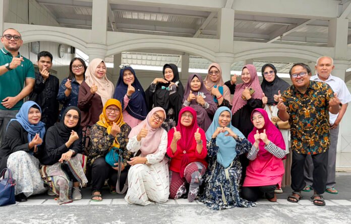 Lokakarya Women & Climate Action 2026 tentang perempuan, ekoteologi, dan hidroponik di Pesantren Al-Ihya, Bogor. (Dok. The Lead Institute Universitas Paramadina) Lokakarya Women & Climate Action 2026 tentang perempuan, ekoteologi, dan hidroponik di Pesantren Al-Ihya, Bogor. (Dok. The Lead Institute Universitas Paramadina)