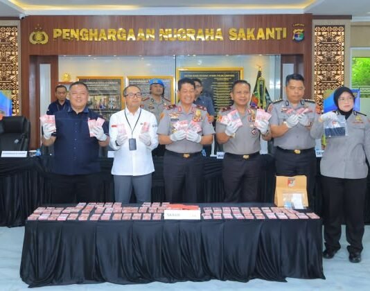 Polda Lampung Ungkap Dugaan Peredaran Uang Palsu Rp980 Juta, Satu Tersangka Diamankan di Bakauheni