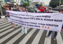 Aktivis Antikorupsi Depok Desak KPK Jemput Paksa Nusron Wahid, Soroti Ketidakhadiran Panggilan Aktivis Anti-Korupsi Depok Menggelar Aksi Demonstrasi di Simpang Ramanda, Margonda Raya (Dok. Ist)