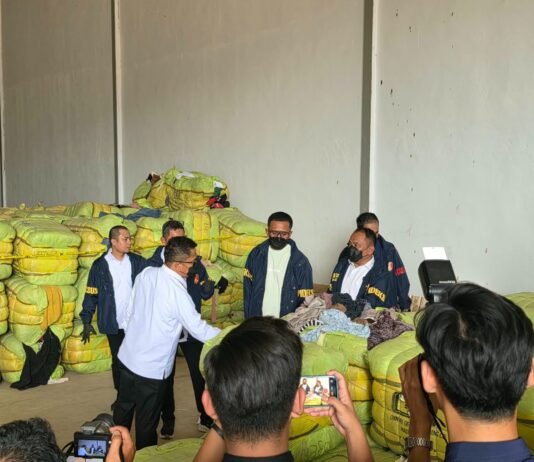 Bareskrim Polri Ungkap Dugaan Impor Ilegal 1.257 Bal Pakaian Bekas di Subang