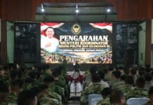 Kunjungi Papua Tengah, Menko Polkam Tekankan Pendekatan Humanis dan Keselamatan Personel Satgas