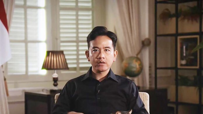 Wakil Presiden Gibran Rakabuming Raka menyampaikan tanggapan terkait putusan Mahkamah Konstitusi. Foto: YouTube GibranTV