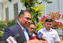 Rektor IPB Alim Setiawan Slamet Dilantik Jadi Wakil Menteri Pertanian, Ini Profilnya Dr Alim Setiawan Slamet resmi dilantik sebagai Wakil Menteri Pertanian RI di Istana Negara, Jakarta, Kamis (15/10/2026). Sebelum mendapat penugasan di pemerintahan, Alim menjabat sebagai Rektor IPB University. Foto: Istimewa