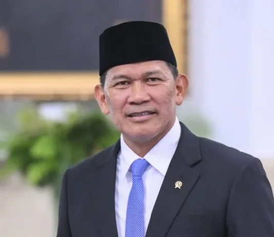 Prabowo Lantik Kristomei Sianturi Jadi Kepala BNPB, Karhutla dan Pemulihan Bencana Jadi Tantangan Presiden Prabowo Subianto melantik Letjen TNI Kristomei Sianturi sebagai Kepala BNPB di Istana Negara, Jakarta, Kamis (15/10/2026). Kristomei menggantikan Letjen TNI Suharyanto. Foto: Istimewa