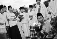 Hari Santri Nasional 2026: Santri Harus Berani Maju, Tanpa Kehilangan Adab Santri masa kini harus mampu menjaga adab, menguasai ilmu pengetahuan dan teknologi, serta berkontribusi nyata bagi masyarakat dalam momentum Hari Santri Nasional 2026. Foto: Istimewa